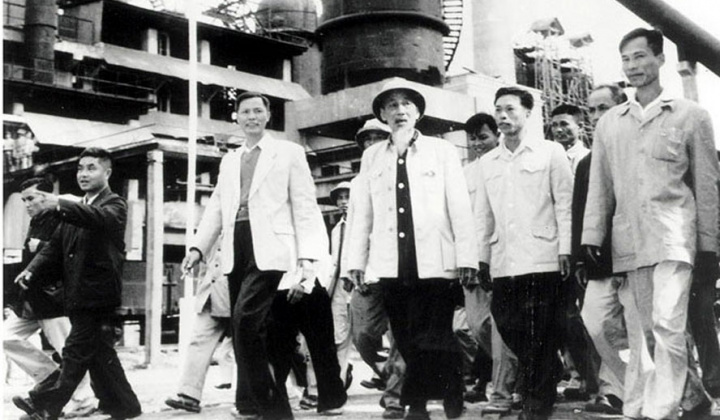 Tư tưởng Hồ Chí Minh về công nghiệp hoá