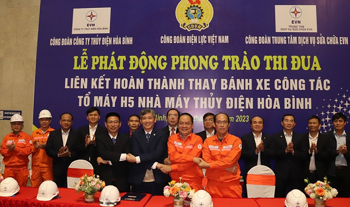 Phát động thi đua liên kết hoàn thành thay bánh xe công tác tổ máy H5 Nhà máy Thuỷ điện Hoà Bình