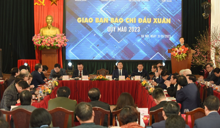 Báo chí cần nhanh hơn, chính xác và chuyên nghiệp hơn