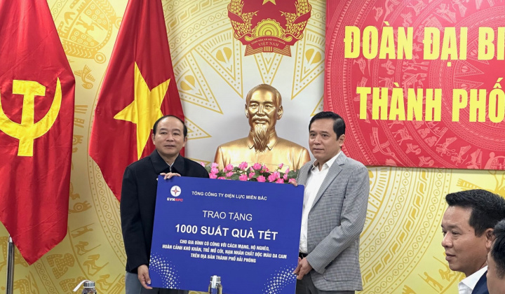 EVNNPC phối hợp tặng 1000 suất quà cho các hoàn cảnh khó khăn tại Hải Phòng