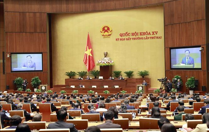 Đẩy mạnh cơ cấu lại nền kinh tế gắn với đổi mới mô hình tăng trưởng