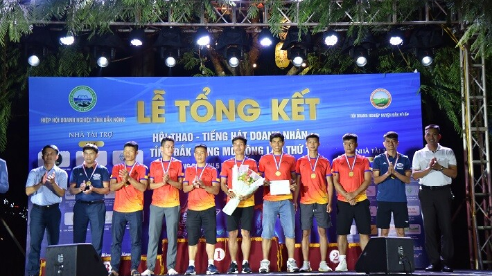 Công ty Nhôm Đắk Nông tài trợ vàng tại Hội thao Doanh nhân tỉnh Đắk Nông mở rộng lần I