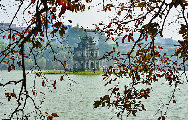 Thời tiết hôm nay ngày 13/10/2023: Hà Nội đêm lạnh, Thành phố Hồ Chí Minh ngày nắng, Đà Nẵng mưa to