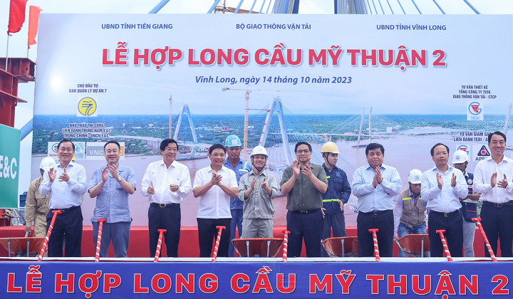 Chính thức hợp long cầu Mỹ Thuận 2, nối Vĩnh Long và Tiền Giang