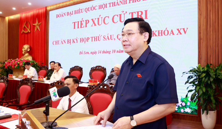 Chủ tịch Quốc hội Vương Đình Huệ tiếp xúc cử tri thành phố Hải Phòng