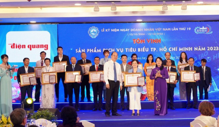 Điện Quang nhận Giải thưởng Sản phẩm, dịch vụ tiêu biểu TP.HCM năm 2023