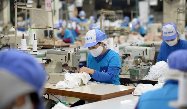 Vinatex (VGT): Duy trì thận trọng trong năm 2024, tổng cầu dệt may có thể chỉ cải thiện nhẹ