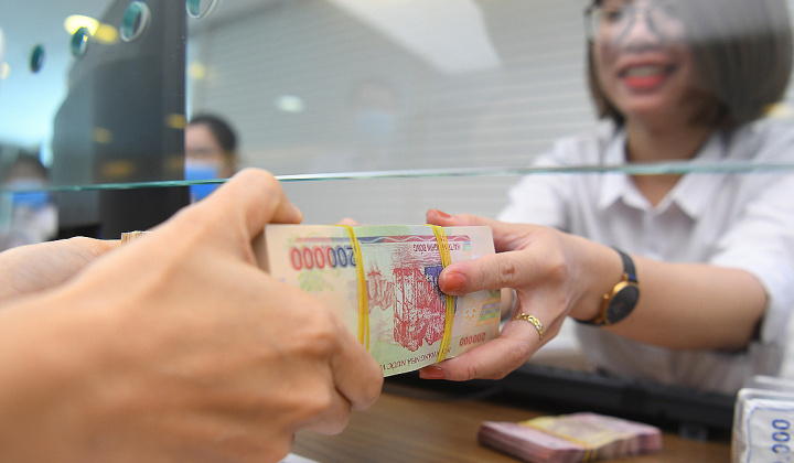 Chỉ còn 11 ngân hàng duy trì lãi suất tiết kiệm trên 6%/năm