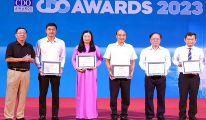 Giám đốc Sở Thông tin và Truyền thông Thái Nguyên được vinh danh Lãnh đạo Chuyển đổi số tiêu biểu 2023