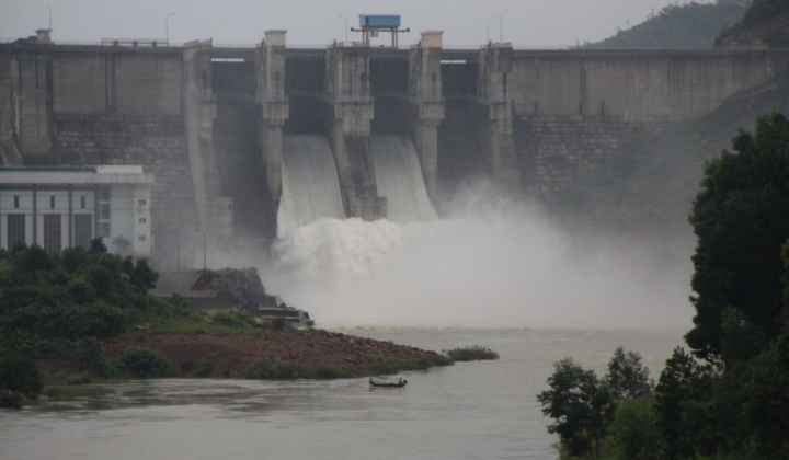 Mực nước hồ thủy điện ngày 24/10: Thủy điện Hương Điền tăng xả để điều tiết hồ chứa