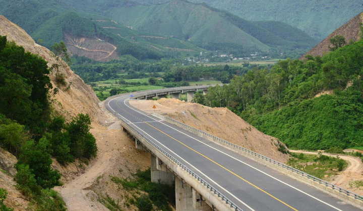 Đề xuất bổ sung 8 dự án đường bộ cao tốc vào danh mục dự án quan trọng quốc gia