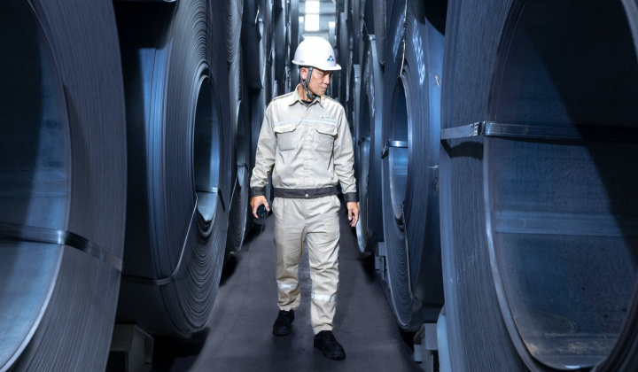 Giá thép hôm nay 6/10: Chịu áp lực cạnh tranh, Hoà Phát giảm giá HRC tại thị trường nội địa