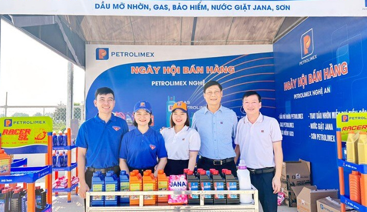 Petrolimex Nghệ An: Quảng bá sản phẩm qua Ngày hội bán hàng