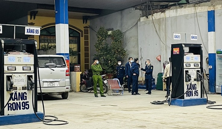 Quản lý thị trường Hà Nội: Phát hiện một doanh nghiệp vi phạm kinh doanh xăng dầu, có thể phạt tới 580 triệu đồng