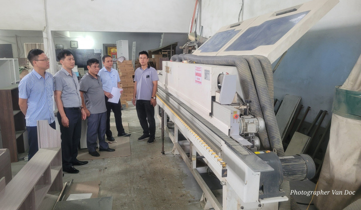 Ứng dụng máy móc thiết bị tiên tiến trong sản xuất đồ gỗ nội thất