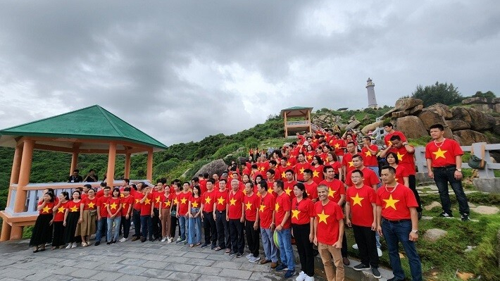 Đảng bộ cơ quan VEAM: Hành trình “Thương về xứ Nẫu”