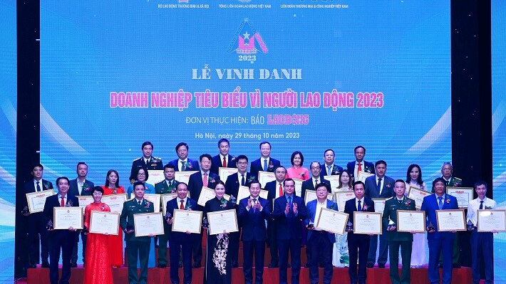 Yến sào Khánh Hòa nhận Bằng khen của Tổng Liên đoàn Lao động Việt Nam