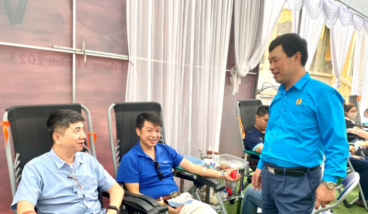 Gần 300 CBCNV Tập đoàn Hóa chất Việt Nam tham gia Ngày Hội hiến máu