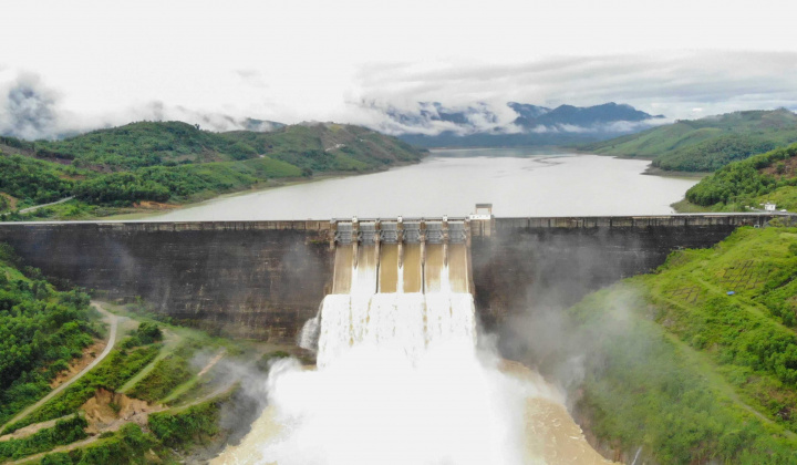 Mực nước hồ thủy điện ngày 3/11: Hồ Sông Tranh 2 cắt giảm 87 triệu m3 lũ cho hạ du