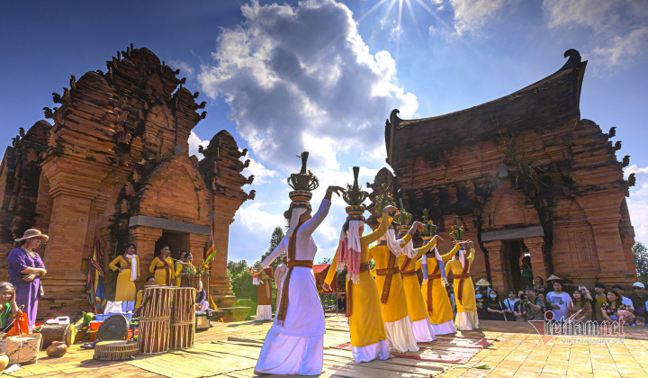 Thúc đẩy tiêu thụ sản phẩm vùng dân tộc thiểu số gắn với du lịch