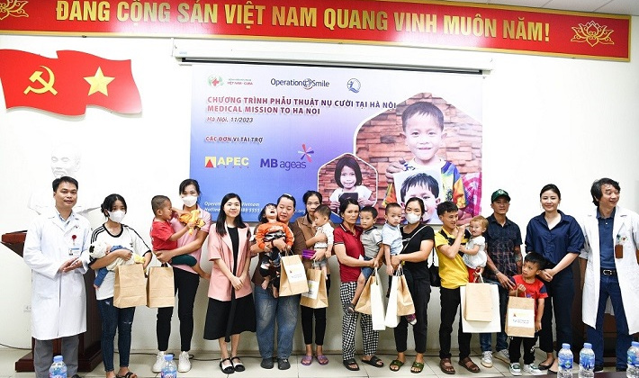 Bảo hiểm nhân thọ MB Ageas Life đồng hành cùng bệnh nhi phẫu thuật nụ cười miễn phí