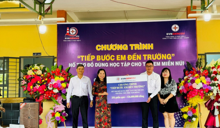 Tổng Công ty Phát điện 2 và Thủy điện An Khê – Ka Nak trao hơn 126 triệu đồng cho học sinh nghèo tại Gia Lai
