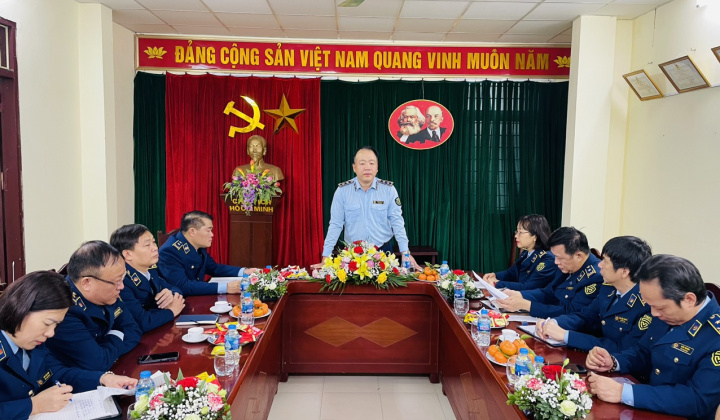 Lãnh đạo Tổng cục QLTT thăm và làm việc với Đội QLTT số 21 Cục QLTT Hà Nội