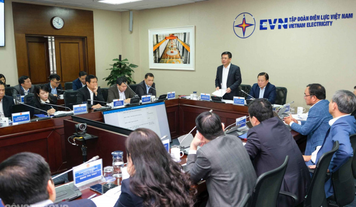 Bộ trưởng Nguyễn Hồng Diên chỉ đạo triển khai các giải pháp tháo gỡ khó khăn cho EVN