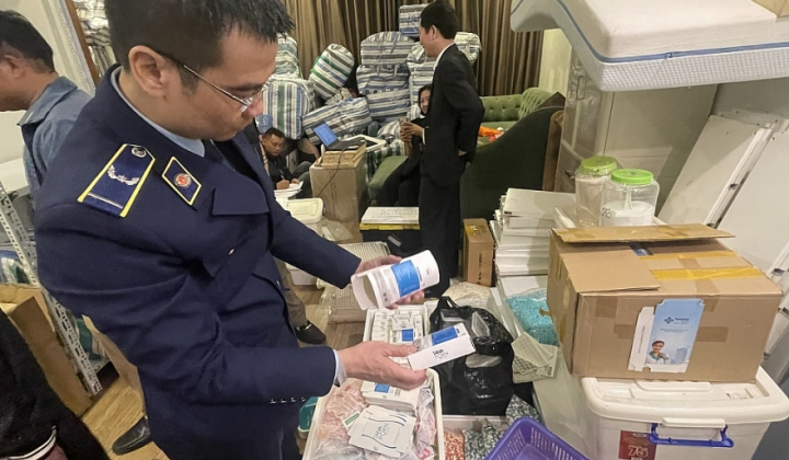 QLTT Hà Nội: Tạm giữ gần 03 tấn nguyên liệu thuốc và thực phẩm chức năng không rõ nguồn gốc