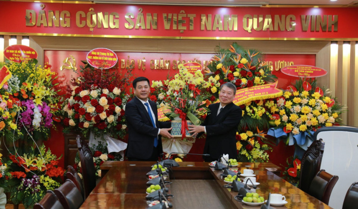 Bộ trưởng Công Thương thăm và chúc mừng Lãnh đạo Bộ Y tế nhân ngày thầy thuốc Việt Nam