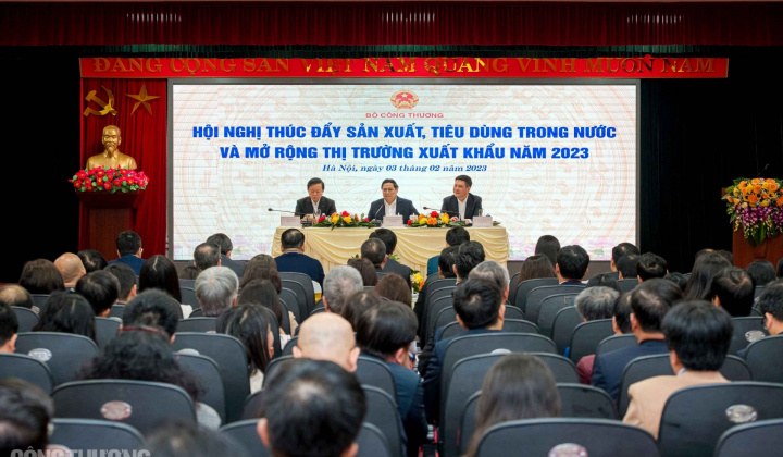 [Tin Ảnh] Hội nghị thúc đẩy sản xuất tiêu dùng trong nước và mở rộng thị trường xuất khẩu năm 2023