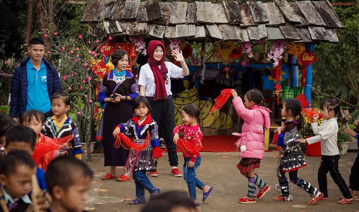 Chuyến xe Home Love mang “Tết tròn" về trên rẻo cao