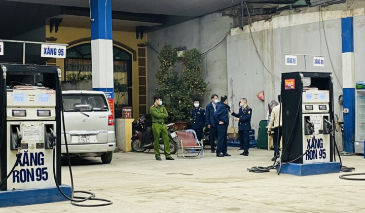 Hà Nội phát hiện 1 cửa hàng xăng dầu đã hết hạn giấy chứng nhận đủ điều kiện bán lẻ