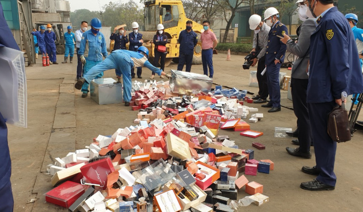 Hà Nội tiêu hủy 15 tấn hàng không rõ nguồn gốc