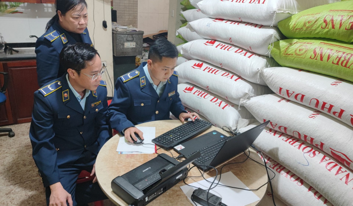 Thái Nguyên Thu giữ 15 tấn đậu tương có dấu hiệu giả mạo nhãn hiệu