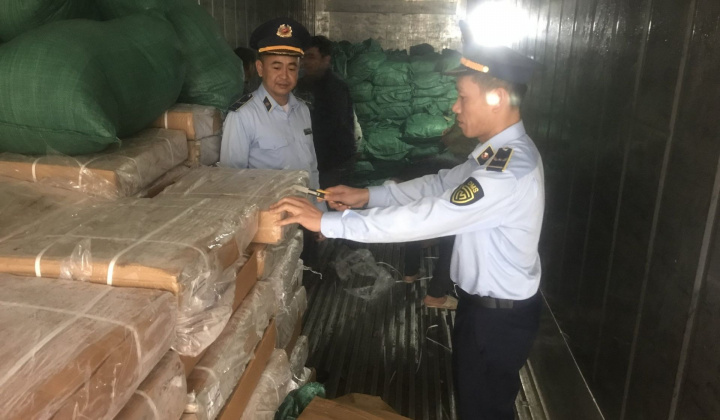 Lạng Sơn: Ngăn chặn xe tải vận chuyển gần 10 tấn thịt trâu đông lạnh không rõ nguồn gốc xuất xứ
