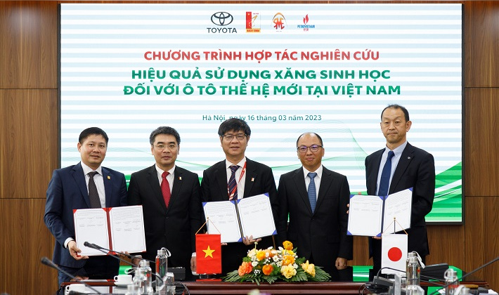Toyota Việt Nam triển khai dự án nghiên cứu hiệu quả sử dụng nhiên liệu sinh học