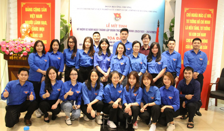 Đoàn Thanh niên Viện Nghiên cứu chiến lược, chính sách Công Thương hướng đến Kỷ niệm 92 năm Ngày thành lập Đoàn