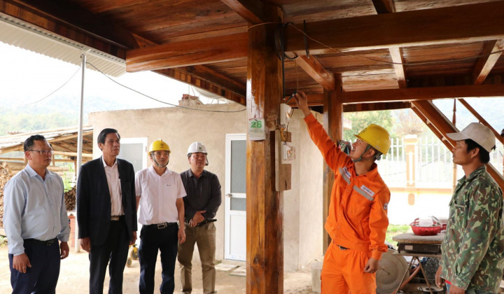 PC Lai Châu: Mang ánh sáng tới hơn 100 hộ dân vùng cao huyện Nậm Nhùn