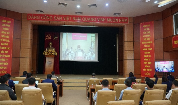 Giới thiệu sách của Tổng Bí thư Nguyễn Phú Trọng tại Thủy điện Sơn La