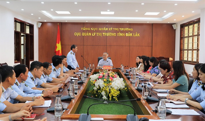 Đoàn công tác Vì sự tiến bộ của phụ nữ Bộ Công Thương làm việc với Cục QLTT tỉnh Đắk Lắk