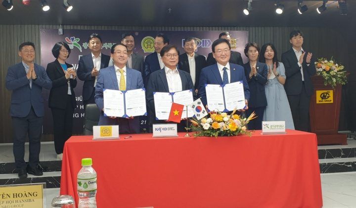 Doanh nghiệp Hà Nội hợp tác với Hàn Quốc phát triển lĩnh vực điện tử, quang tử