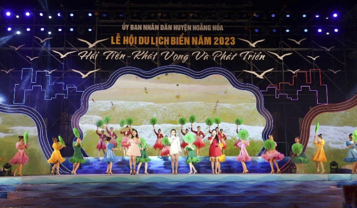 Khởi động mùa du lịch biển Hải Tiến năm 2023