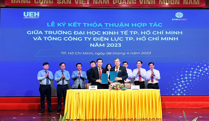 EVNHCMC ký kết thỏa thuận hợp tác các chương trình đào tạo trong năm 2023 với UEH