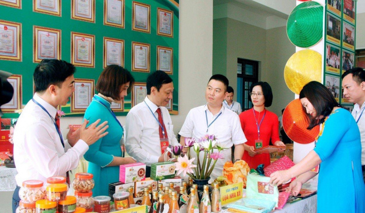 Cục Thương mại điện tử và Kinh tế số: Đưa 5000 tem truy xuất hàng chính hãng đến với bà con tỉnh Hà Nam