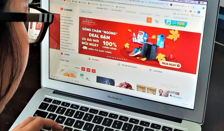 Nghiên cứu các nhân tố ảnh hưởng đến hành vi lựa chọn sàn thương mại điện tử trong mua sắm trực tuyến của sinh viên Trường Đại học Công nghiệp Thực phẩm TP. Hồ Chí Minh