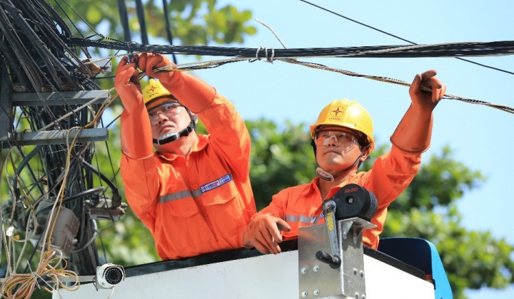 TP. Hồ Chí Minh đẩy mạnh tiết kiệm điện và đảm bảo cung cấp điện an toàn, ổn định
