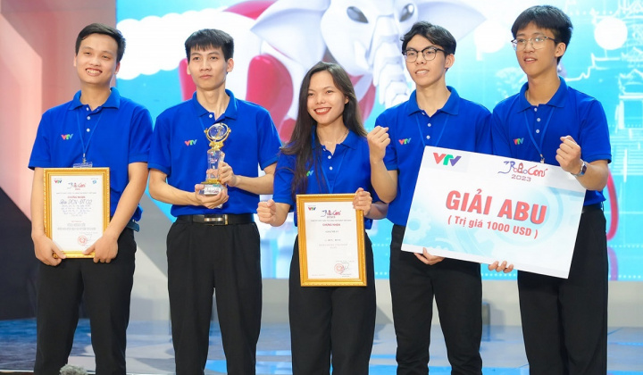 Đánh bại đương kim vô địch, Đại học Công nghiệp Hà Nội (Bộ Công Thương) "lên ngôi" tại Robocon 2023