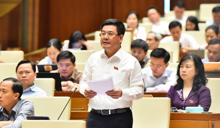 Bộ trưởng Nguyễn Hồng Diên phát biểu tại Quốc hội về phát triển năng lượng tái tạo và cơ chế xác định giá cho điện gió, điện mặt trời