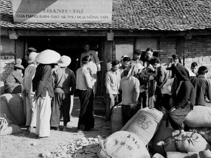 Cách thương nghiệp quốc doanh ngày xưa nắm bán buôn, bán lẻ